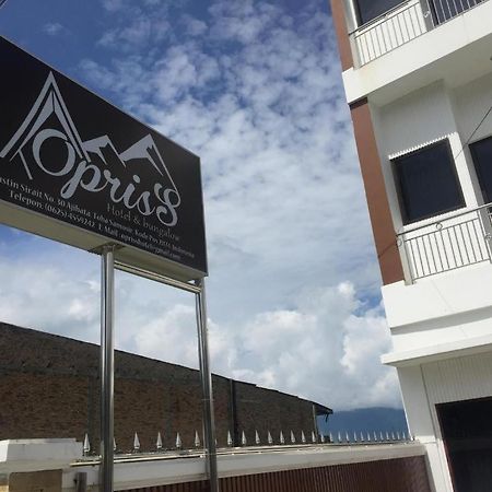 Opriss Hotel Parapat Esterno foto