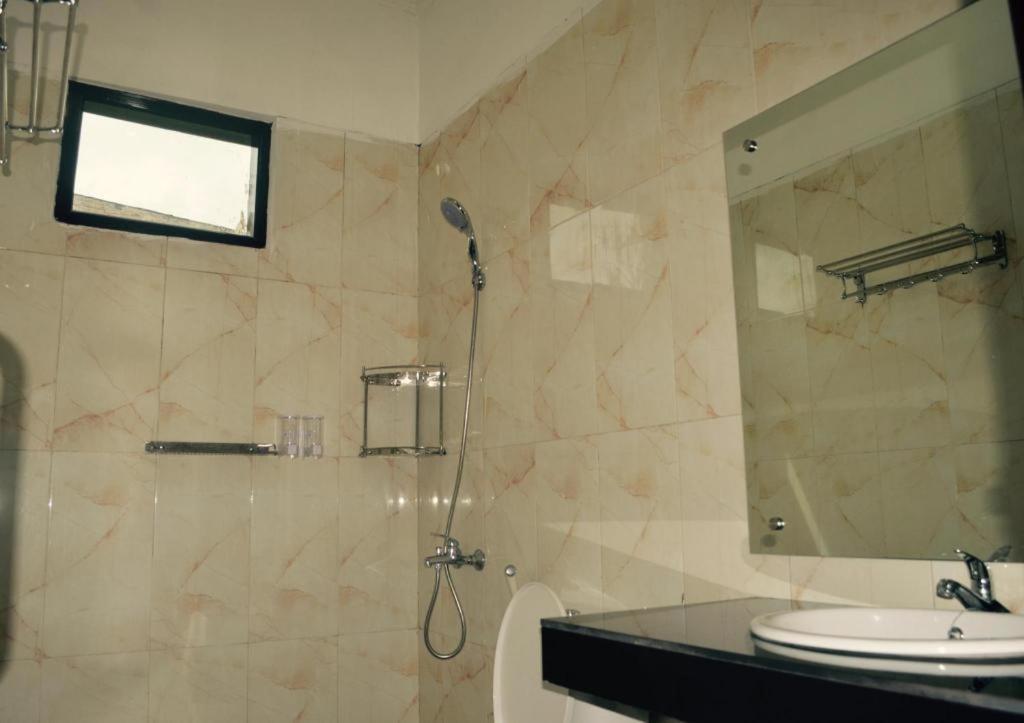 Opriss Hotel Parapat Esterno foto