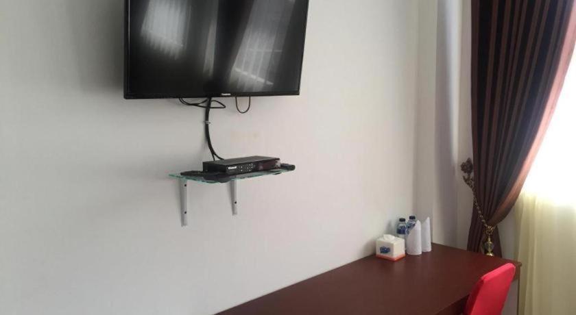 Opriss Hotel Parapat Esterno foto
