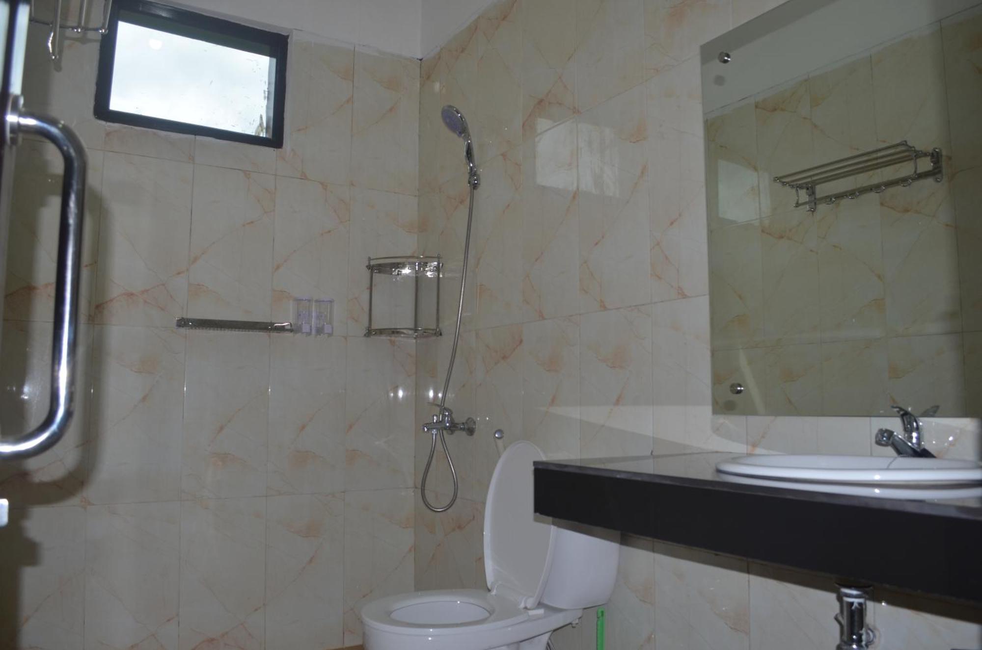 Opriss Hotel Parapat Esterno foto